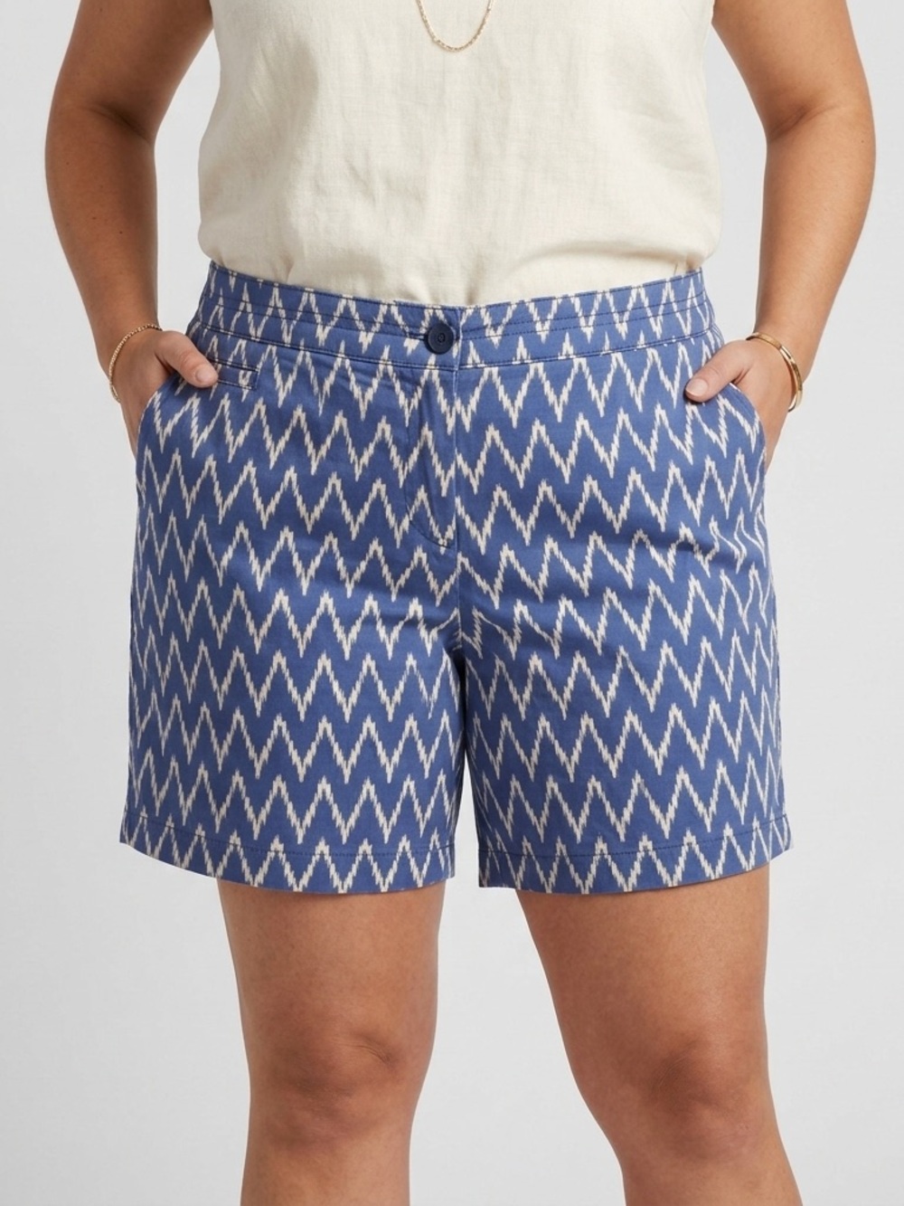 Dept. 222 Casual 6” Shorts Blue White Chevron Women’s 16W Cotton Stretch Pockets